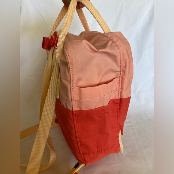 Fjällräven Women's Kanken Art Mini Backpack Poppy Fields Cotton Sky Coral Peach - Picture 5 of 13